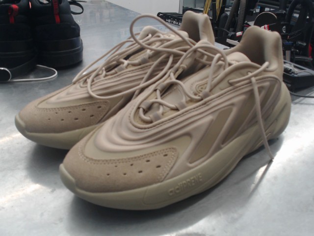 Nike ozelia beige taille 8.5