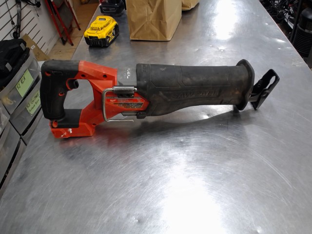 Scie vas et viens milwaukee