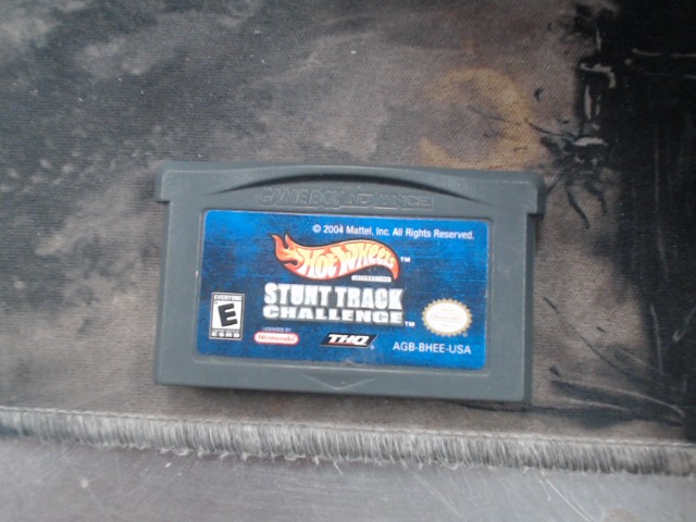 Hot wheels stunt track challenge