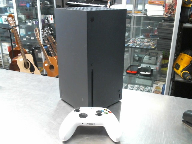 Xbox series x noir avec accessoires