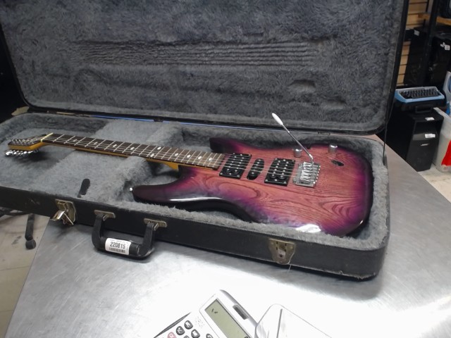 Guitare electrique avec case et acc