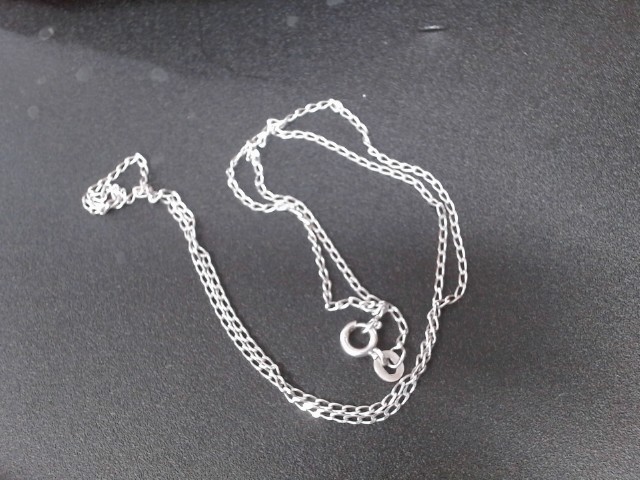 Chaine tres tres mince en silver