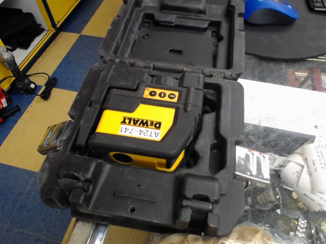 Laser avec boite ecrit*at24-741* chapie