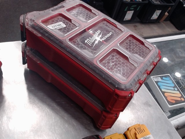 Truc entreposage pour vis