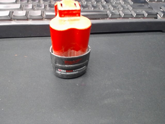 Batterie milwaukee 12v