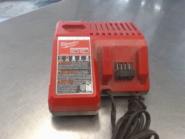 Milwaukee chargeur