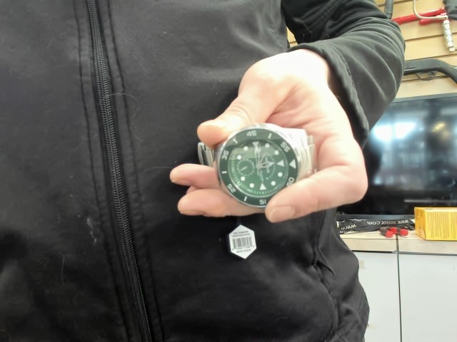 Montre plong�� verte