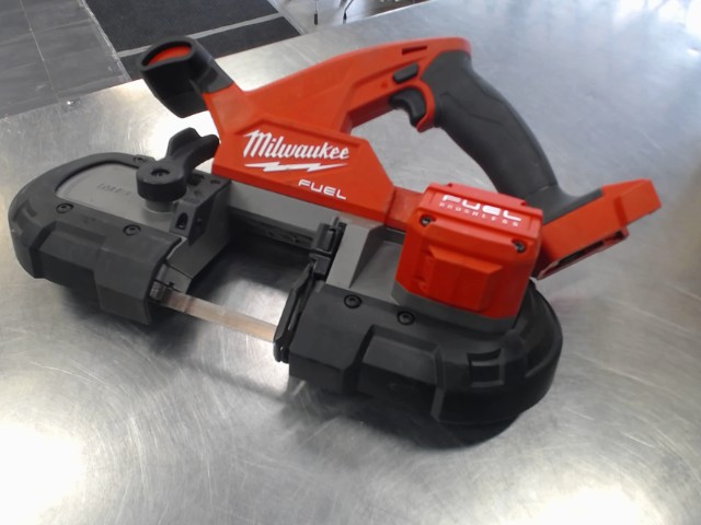 Band saw compact milwaukee a batt