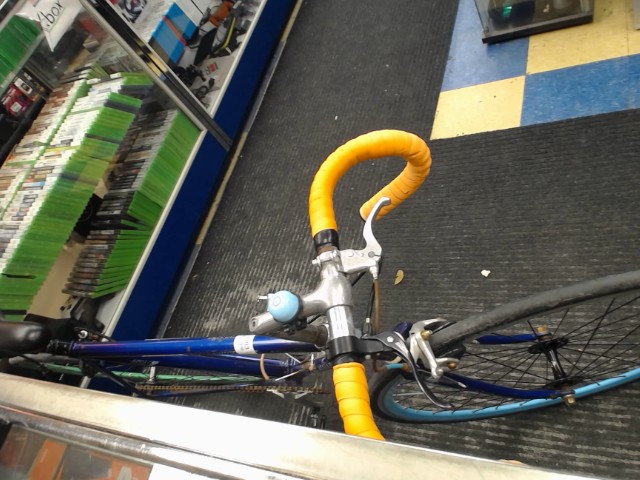 Velo bleu aramis de course