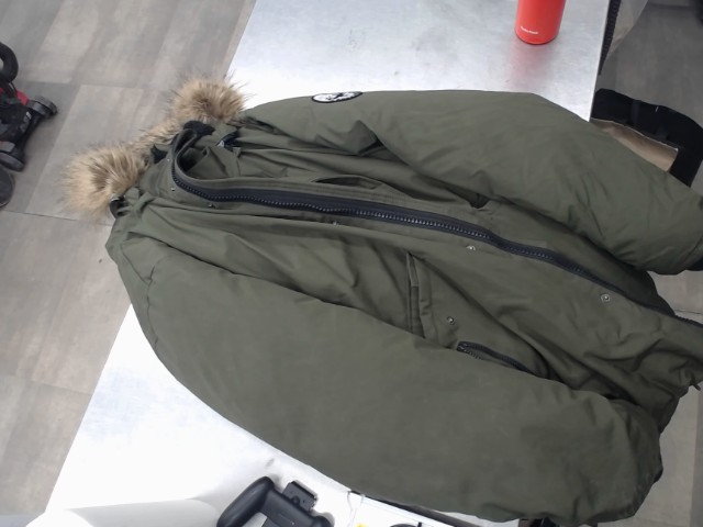 Parka vert olive avec foururre