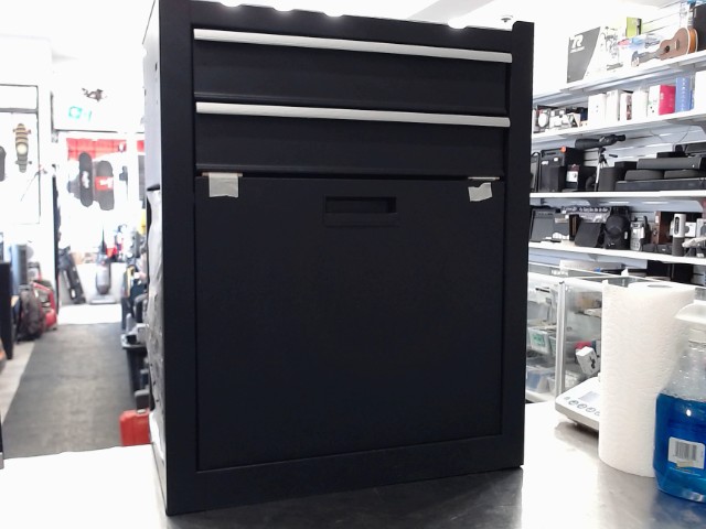 Coffre a outil roullant 6 tirroirs/neuf