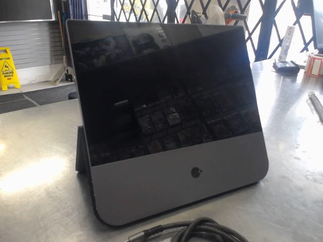 Moniteur nexpad + case + fil