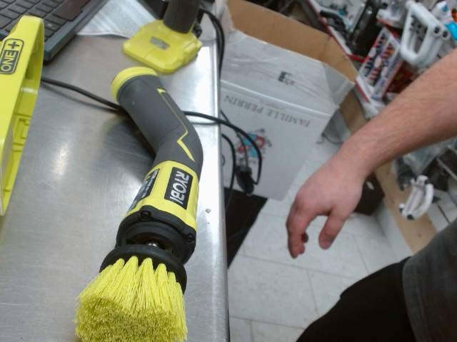 Cordless scrubber
