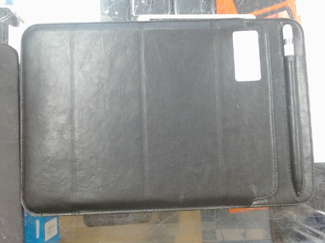 Apple ipad 6th gen avec leathher case