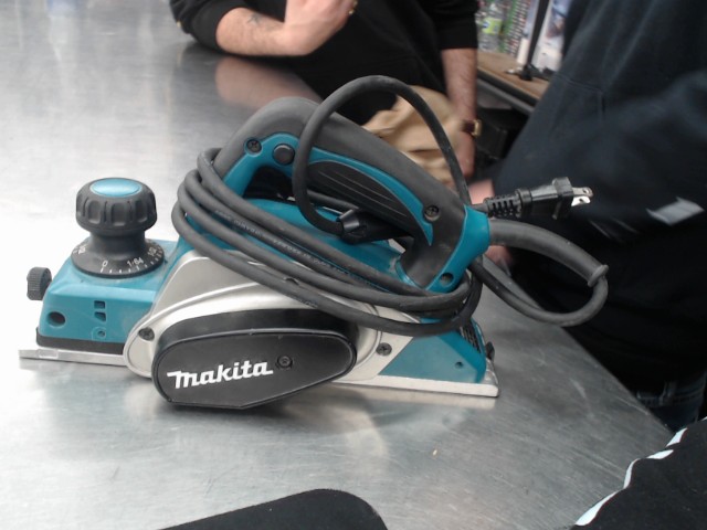 Raboteuse makita a fil tres propre