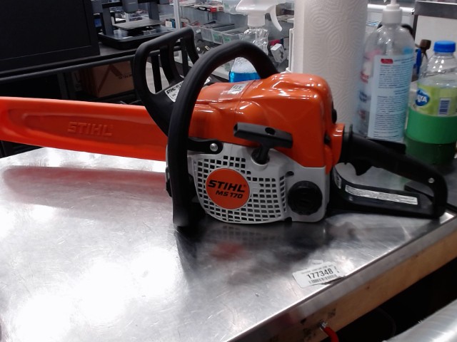 Scie a chaine a essense