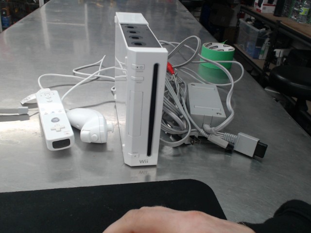 Console nintendo wii dans sac gris