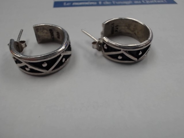 Boucles doreilles en argent avec gravure