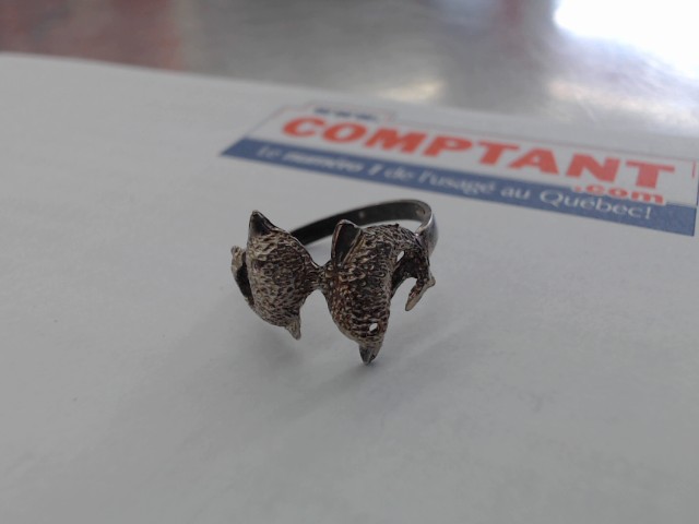 Bague avec dauphins en argent