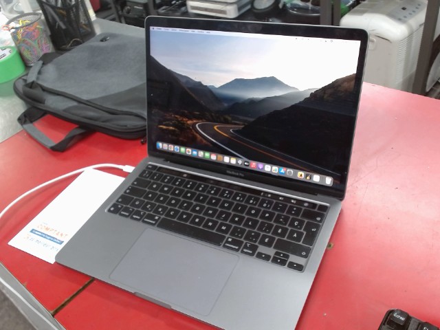 Macbook pro 2020 m1+8goram+256go+chargeu