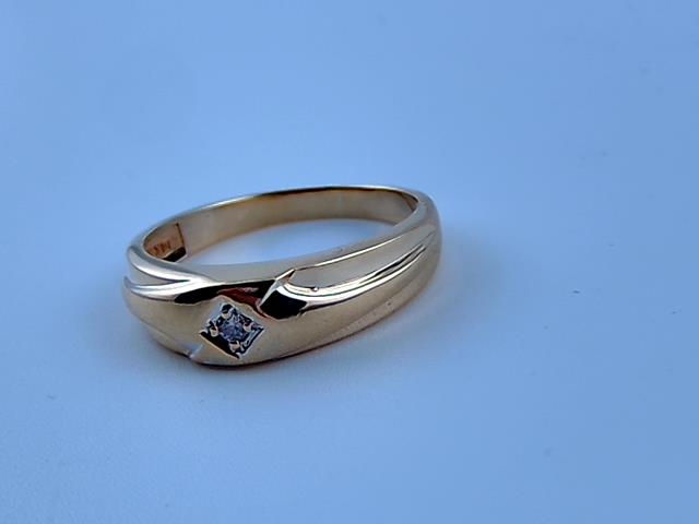 BAGUE EN OR 10KT AVEC DIAMANT