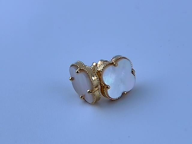 BOUCLES D OREILLES EN OR 10KT