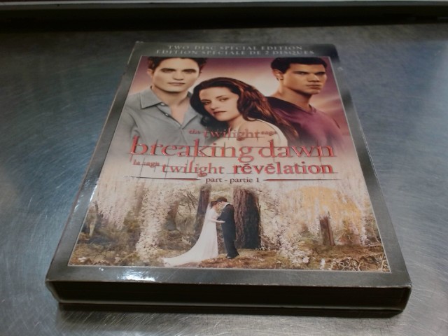 The twilight saga breaking dawn part 1