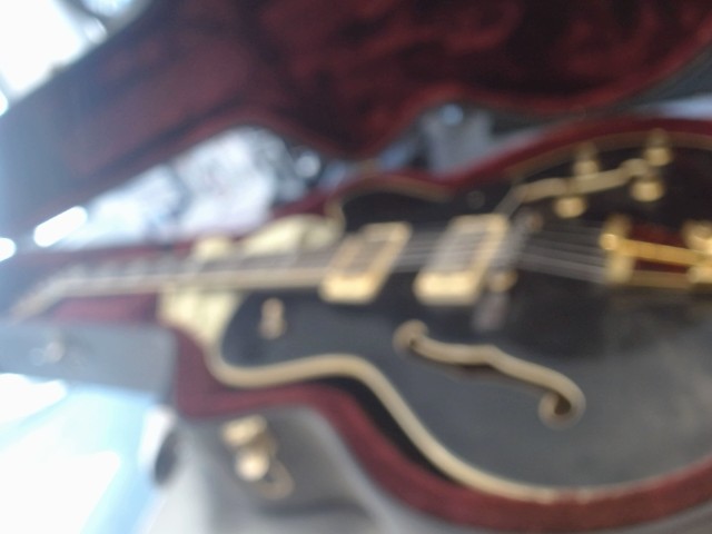 Acoustic electric guitar