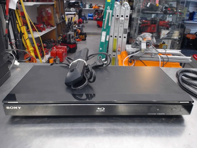 Lecteur blu-ray sony avec man