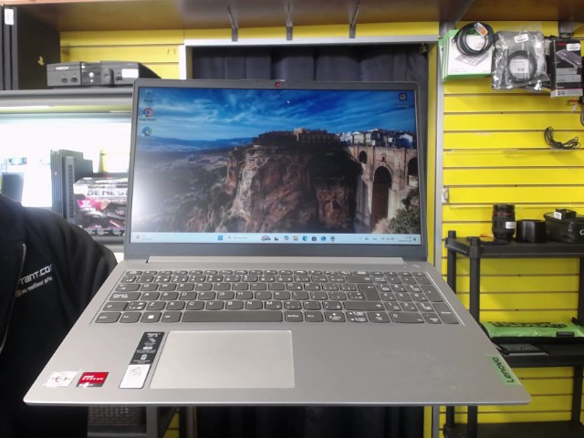 Athlon silver 3050u @ 3.2ghz 4go 128ssd