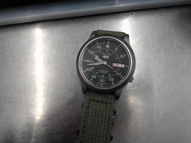 Montre verte seiko automatique