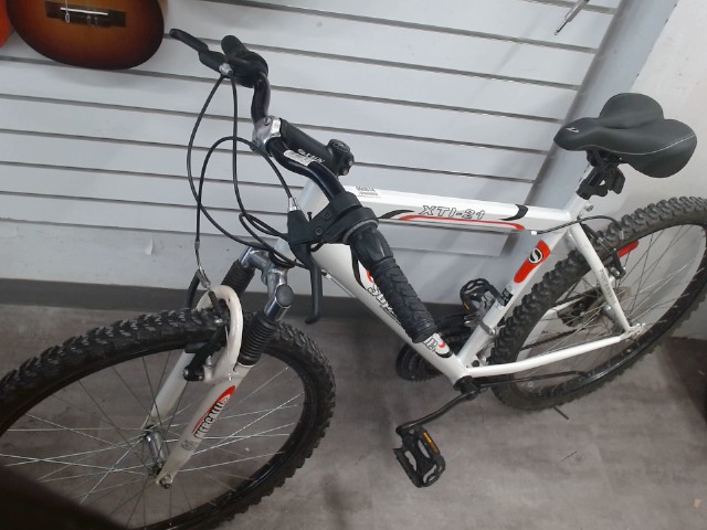 Old supercycle mountianbike red/white