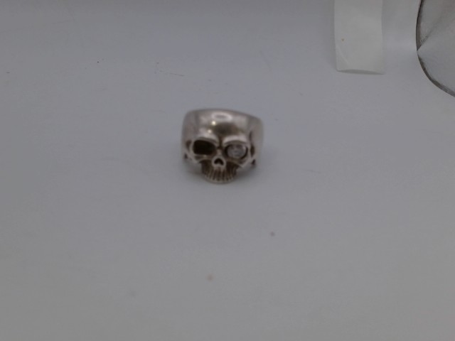 Bague en argent skull with stone