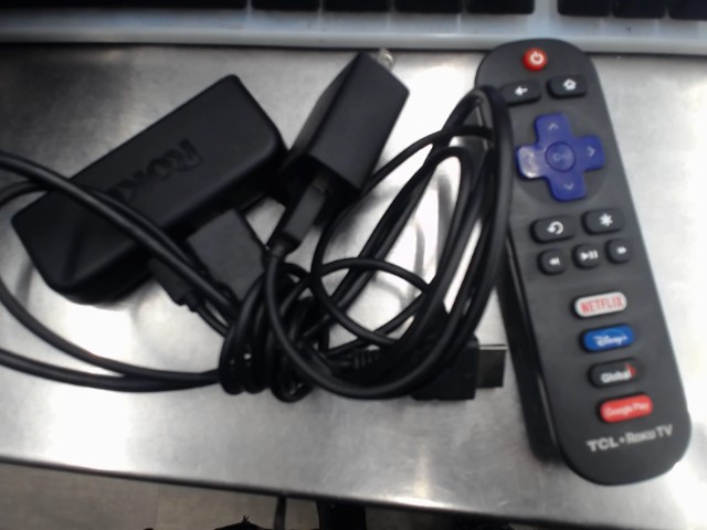 Roku tv avec fils 3900x et telecommande