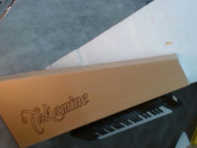 Guit electro-acoustique openbox