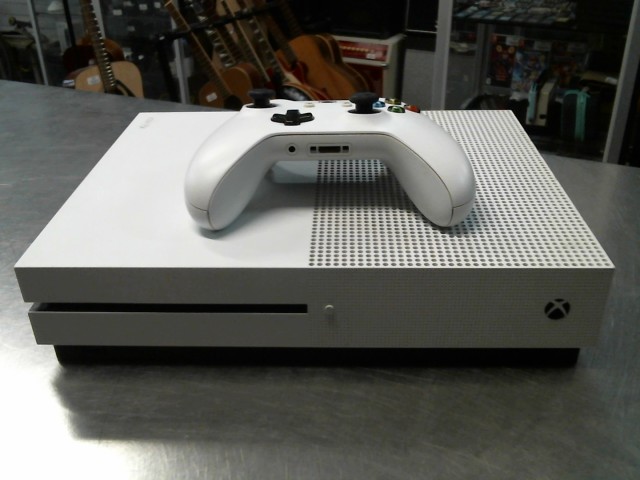 Xbox one blanche avec manette