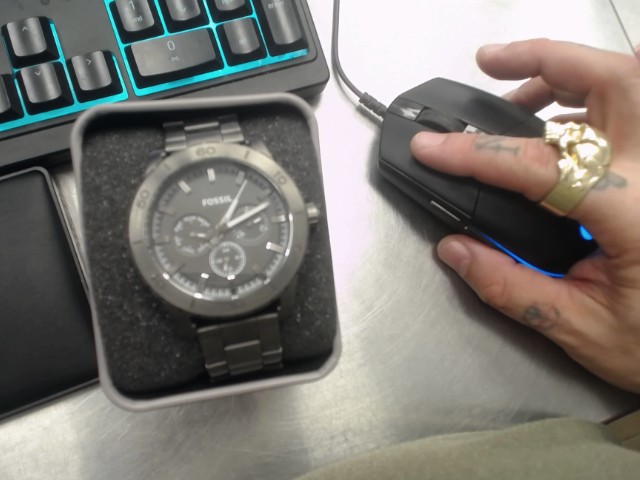 Montre pour homme gris fonc�