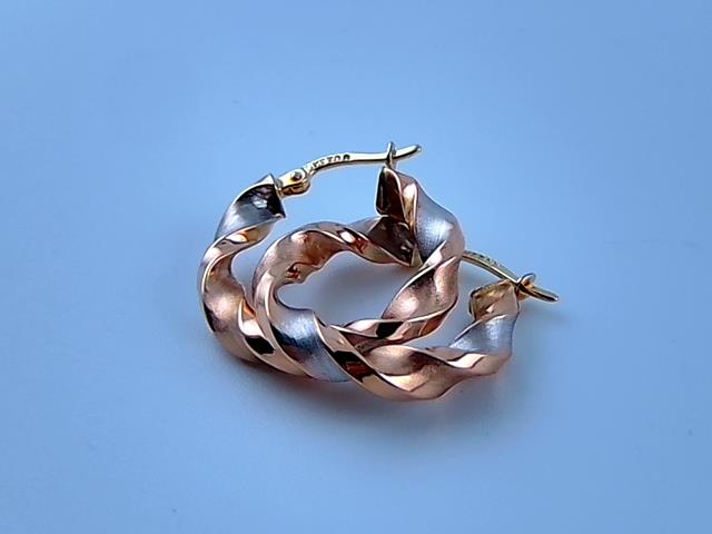 BOUCLES D OREILLES EN OR 10KT