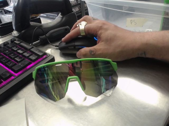 Lunette de soleil sport