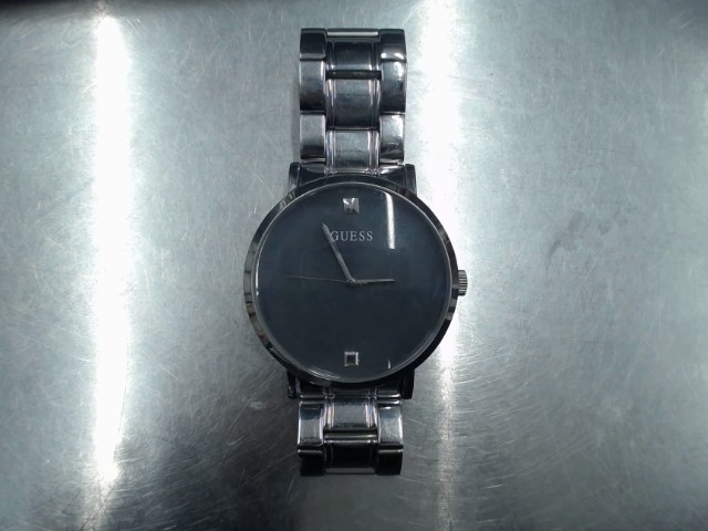 Montre homme grise 2 diamands guess�