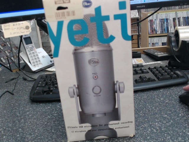 Yeti usb microphone blue