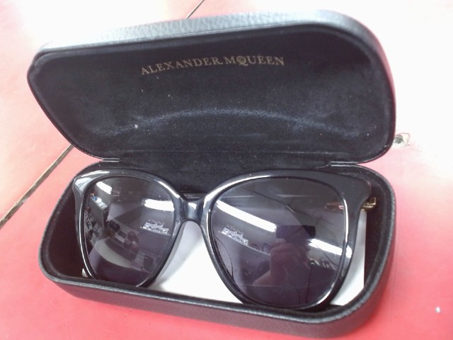 Lunettes noires pierre rouge + etui