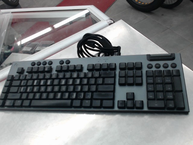 Clavier logitech small travel keys