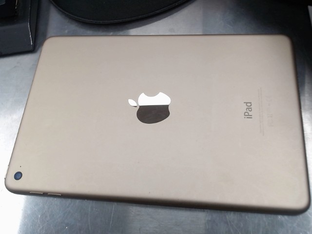 Ipad mini 4 blanc avec case