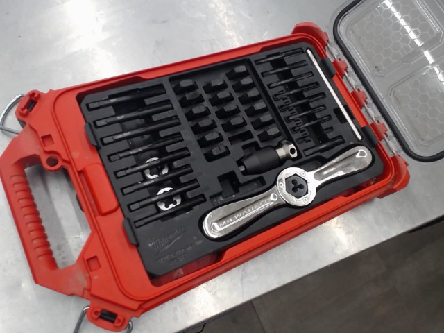 Tap and dye set milwaukee