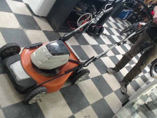 Tondeusse+app300+charg