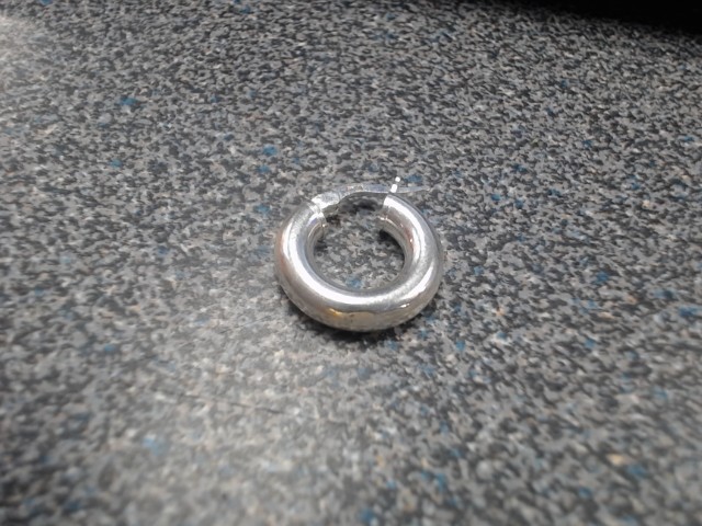 Single boucle doreille round