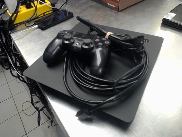 Console ps4 slim fils + man