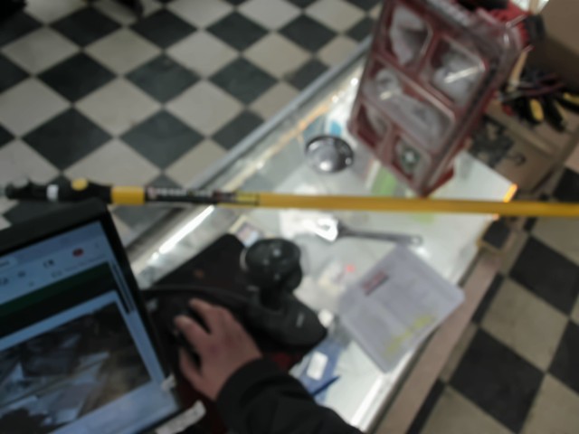 Bras extensible pour rouleau