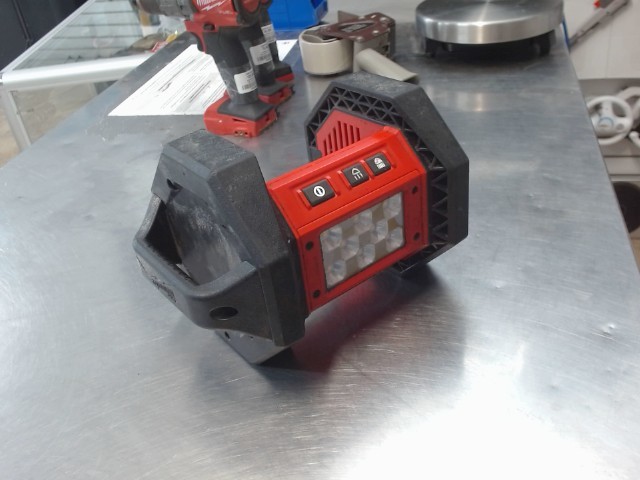 Flood light m18 + batt 1.5 ah